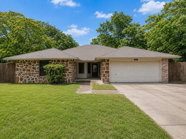 1001 Rosebud Drive, Azle, TX 76020