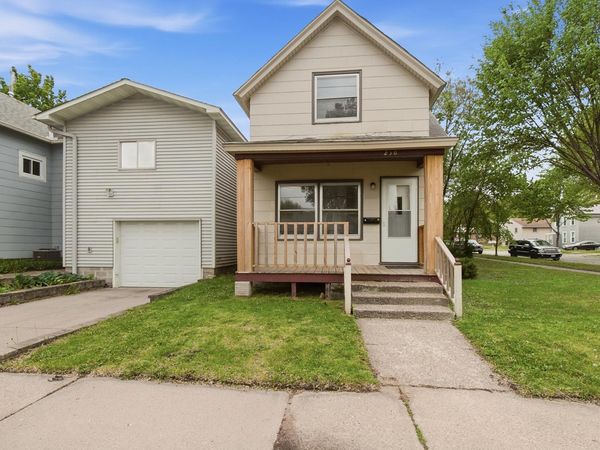 256 Rose Avenue W, Saint Paul, MN 55117