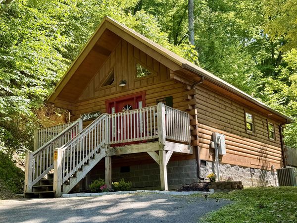411 Abrams Falls Way, Gatlinburg, TN 37738