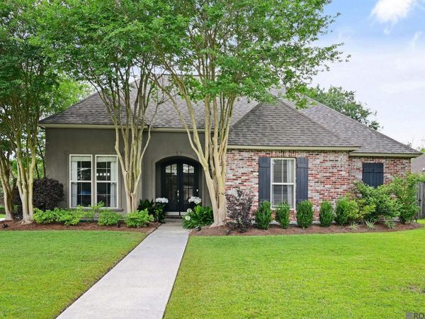 2244 Springlake Dr, Baton Rouge, LA 70810