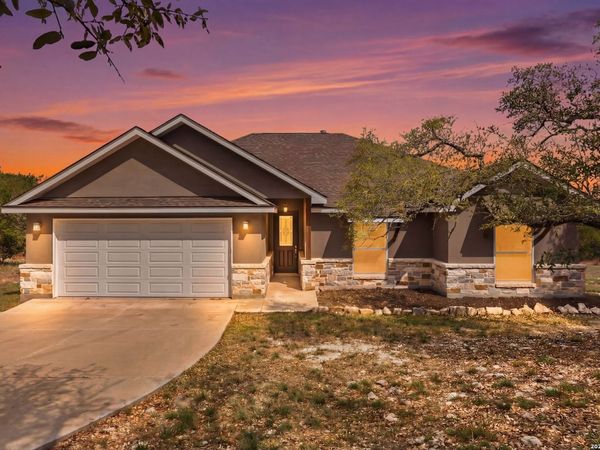 1361 Yaupon, Fischer, TX 78623