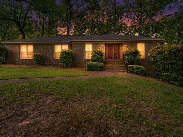 4444 Stonehill Lane, Tuscaloosa, AL 35405