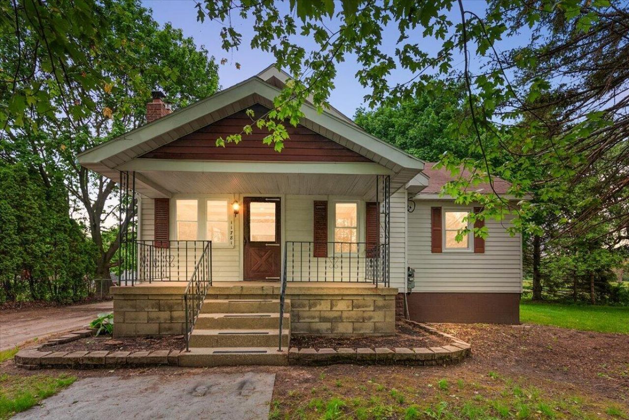 11781 8th Avenue Nw, Grand Rapids, MI 49534 Main Photo