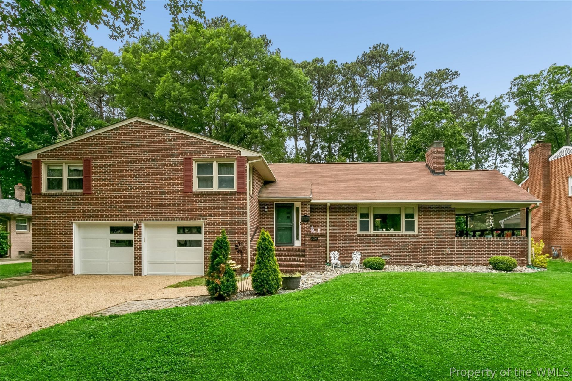 319 Mistletoe Drive, Newport News, VA 23606 Main Photo