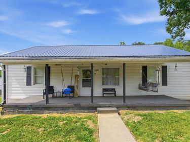 165 Sugar Hollow Road, Irvine, KY 40336