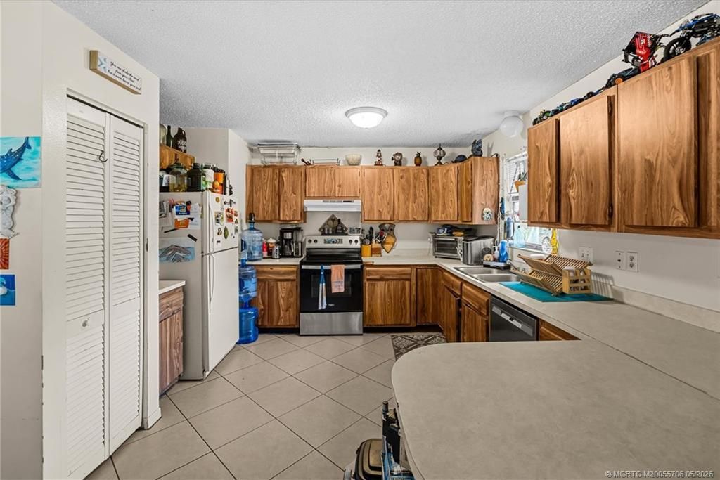 3248 SE Golden Gate Avenue, Stuart, FL 34997 Photo