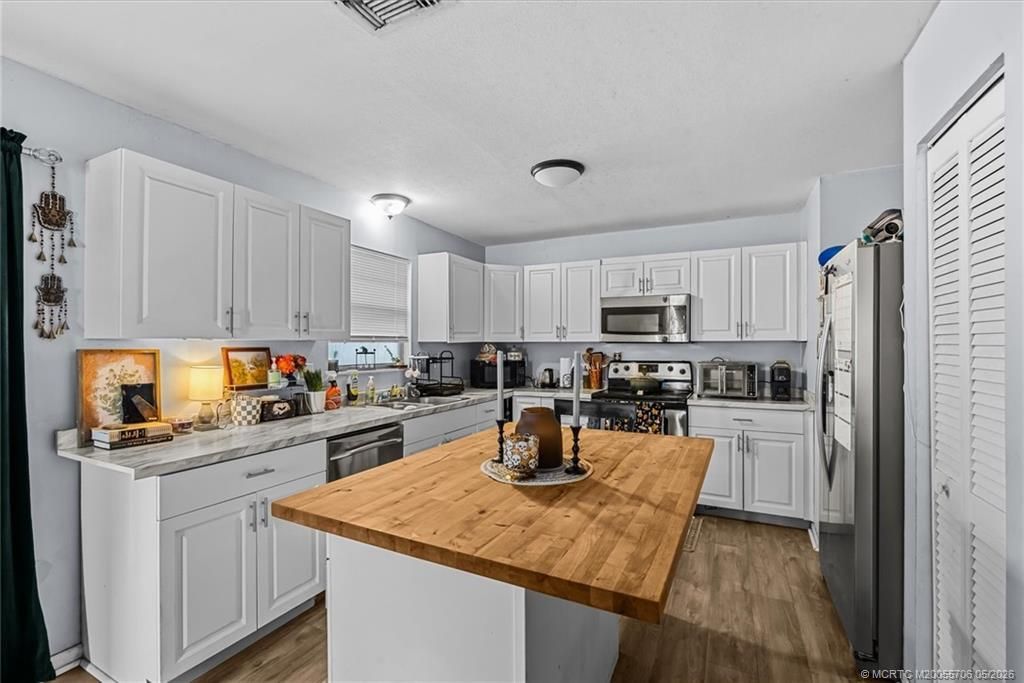 3248 SE Golden Gate Avenue, Stuart, FL 34997 Photo