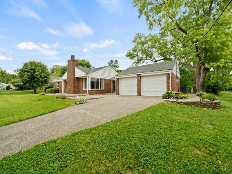 2100 Miles Road, Springfield Twp., OH 45231 Photo 2