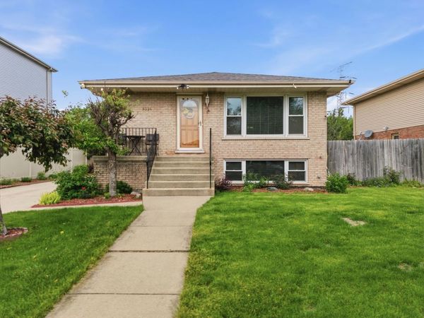 9324 S Thomas Avenue , Bridgeview, IL 60455