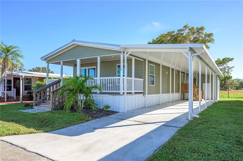 93 Poinsettia Dr, Fort Myers, FL 33905 Photo