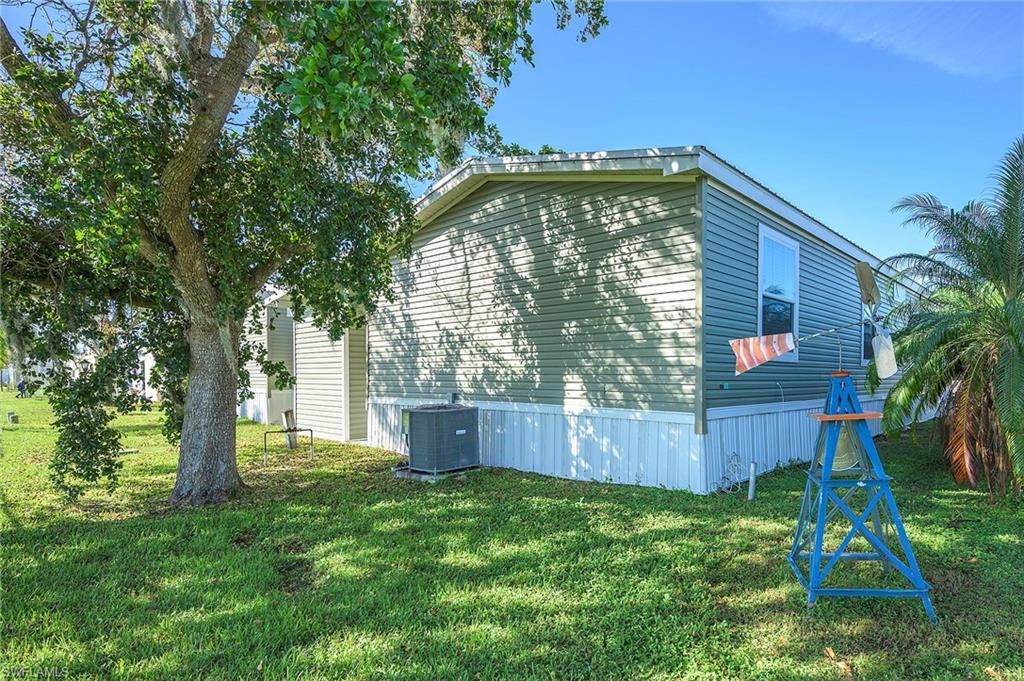 93 Poinsettia Dr, Fort Myers, FL 33905 Photo