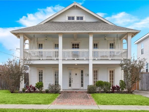 2600 PENISTON Street , New Orleans, LA 70115