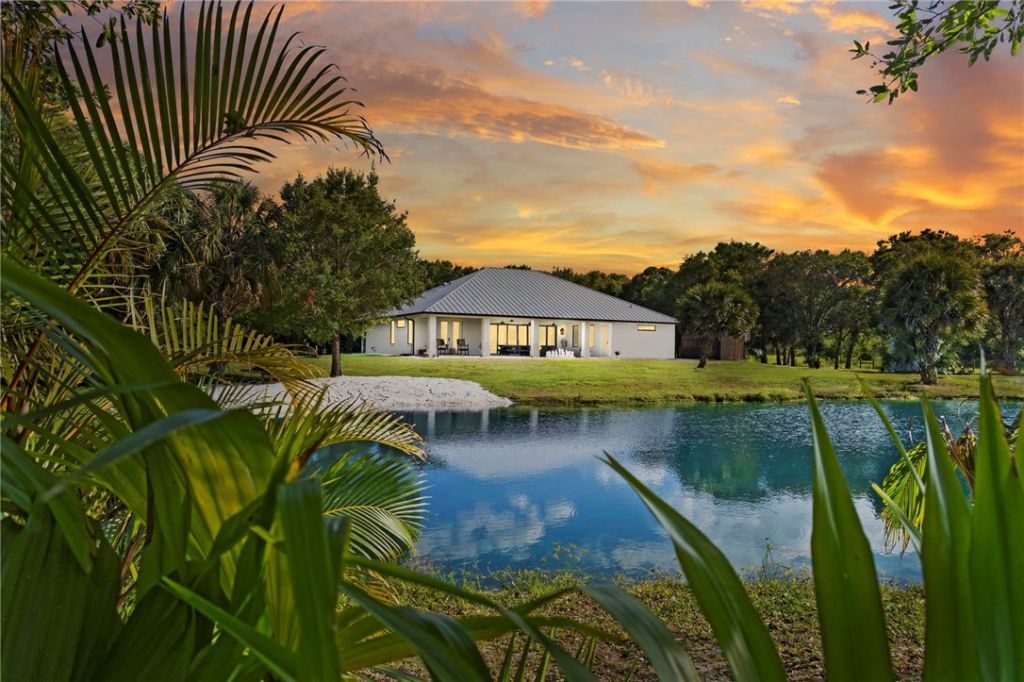 5250 21st Street Sw, Vero Beach, FL 32968 Photo