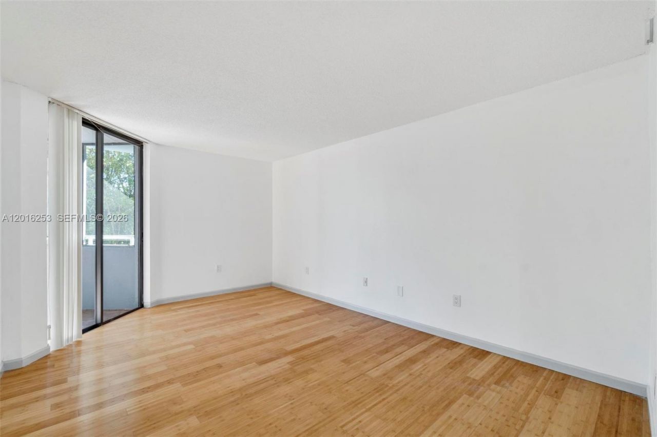 8275 SW 152nd Ave, Unit D-307, Miami, FL 33193 Photo