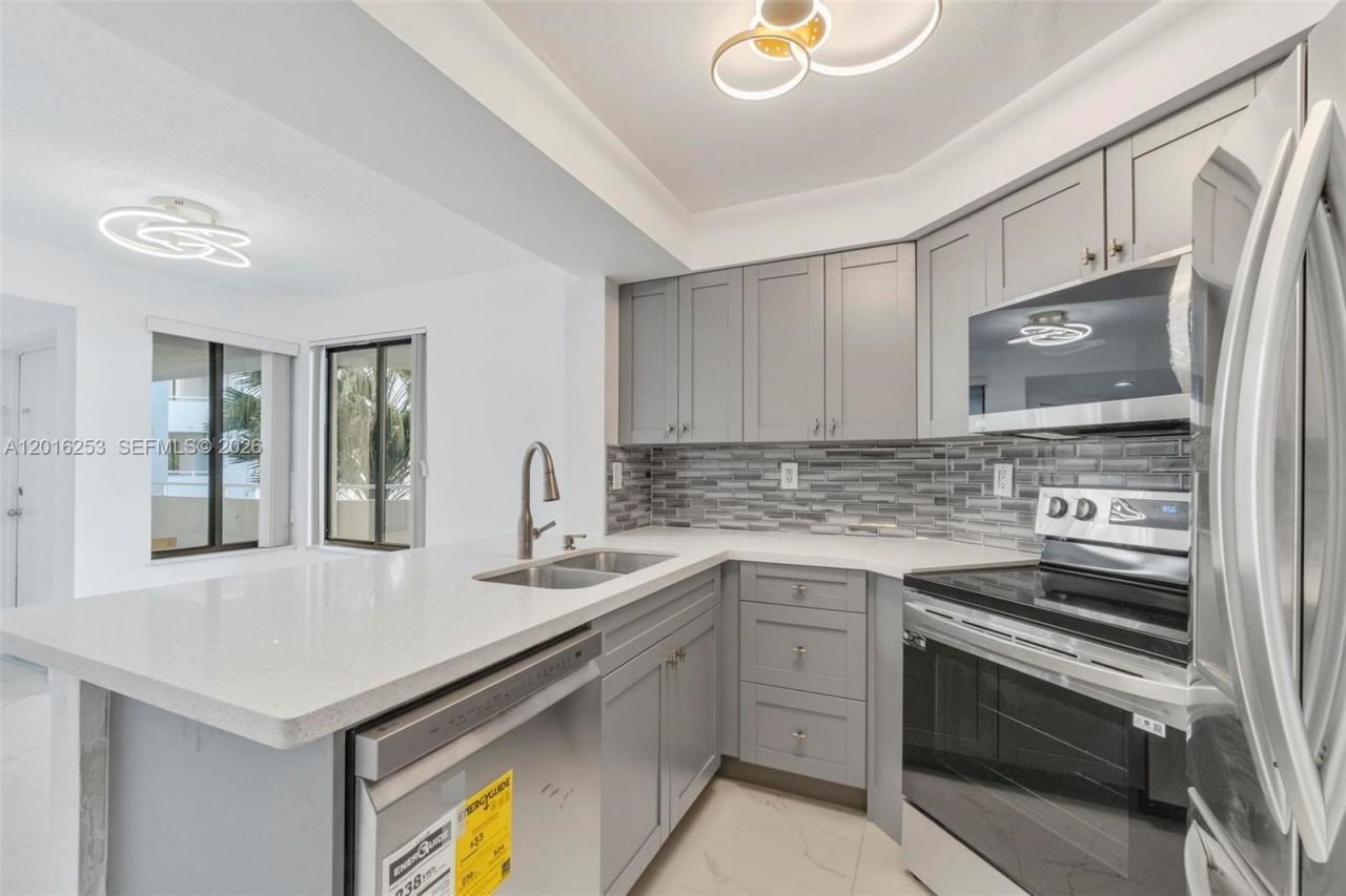 8275 SW 152nd Ave, Unit D-307, Miami, FL 33193 Photo