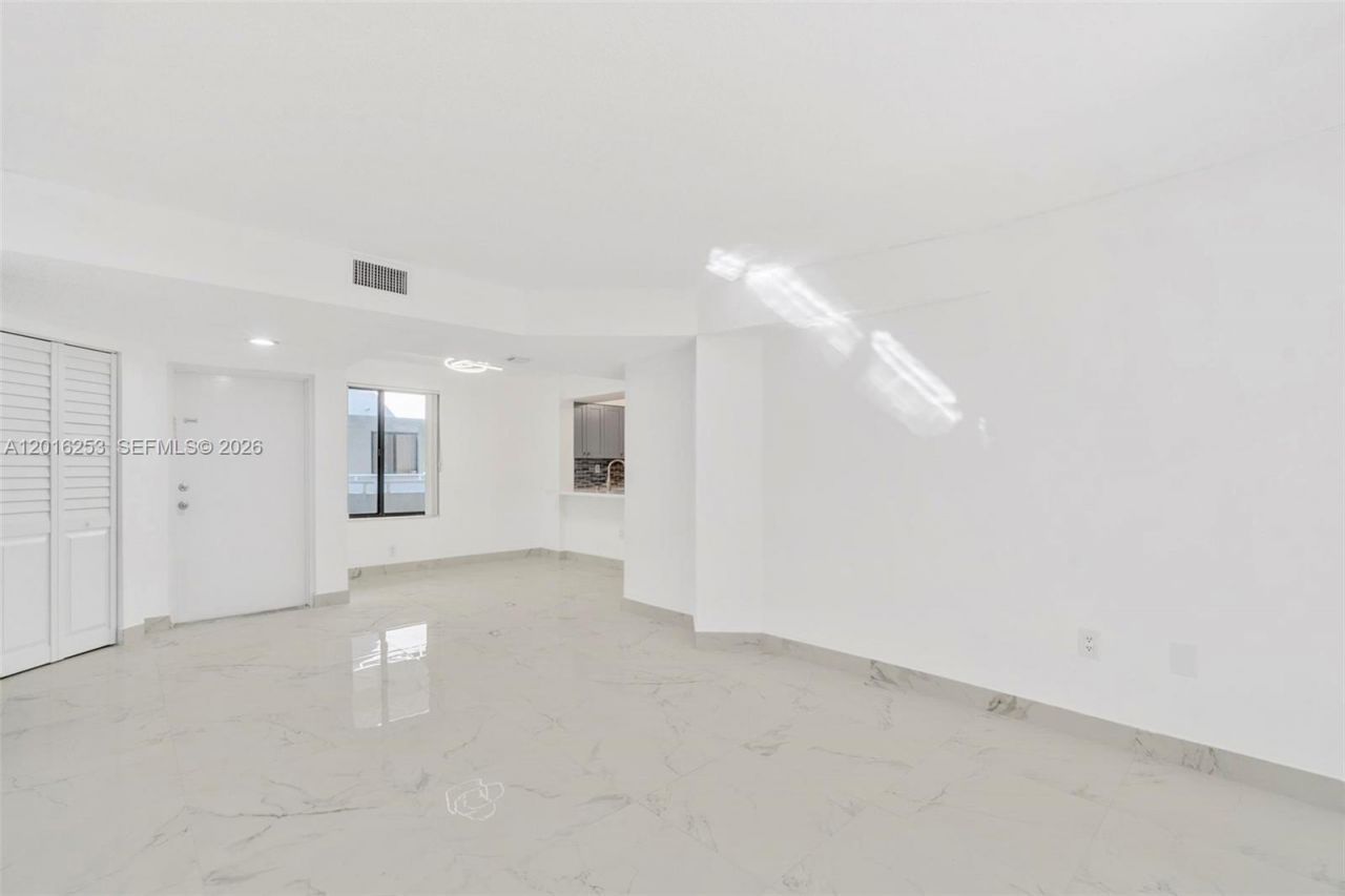 8275 SW 152nd Ave, Unit D-307, Miami, FL 33193 Photo