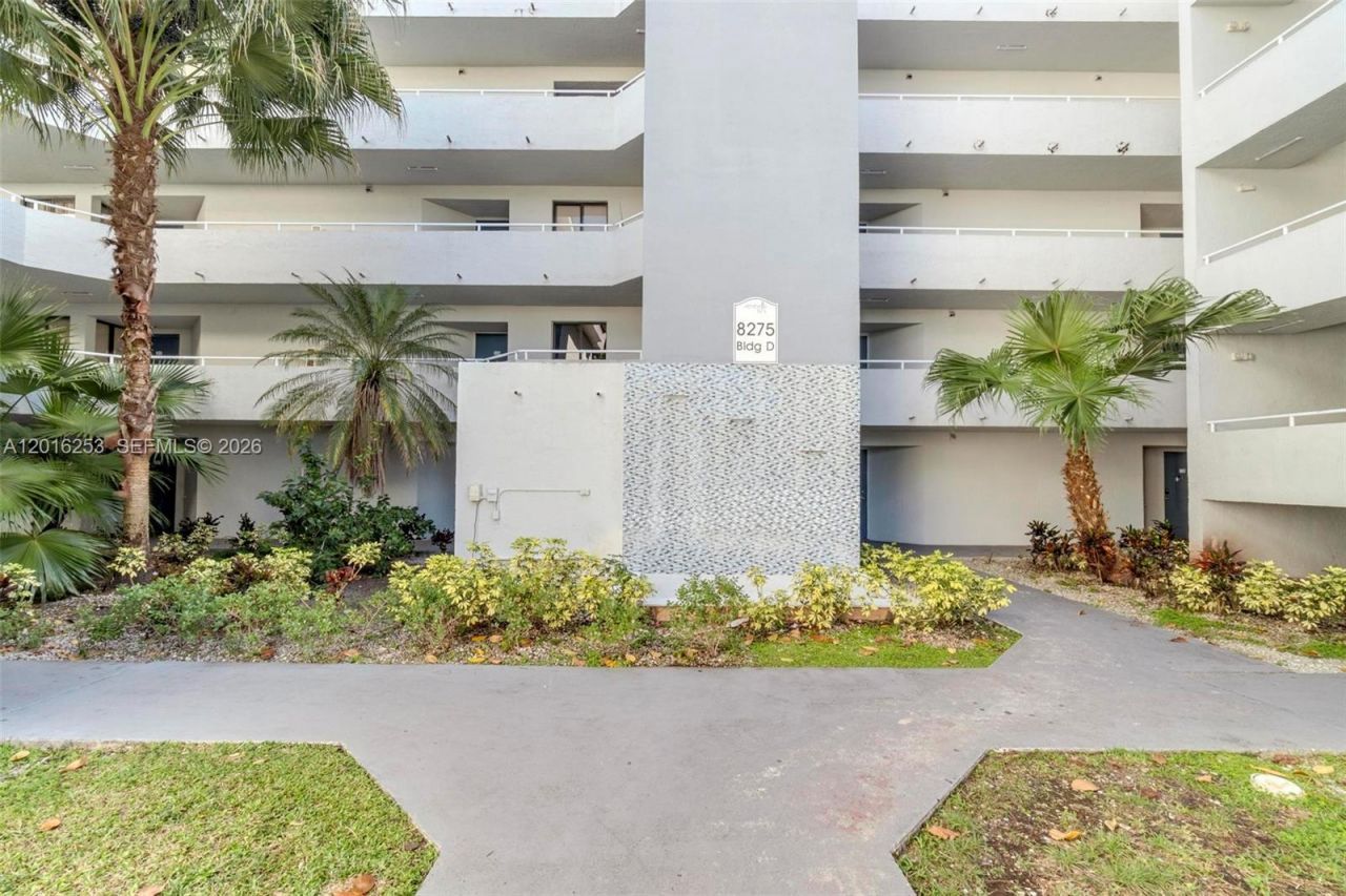 8275 SW 152nd Ave, Unit D-307, Miami, FL 33193 Photo