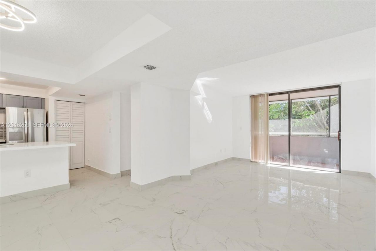 8275 SW 152nd Ave, Unit D-307, Miami, FL 33193 Photo