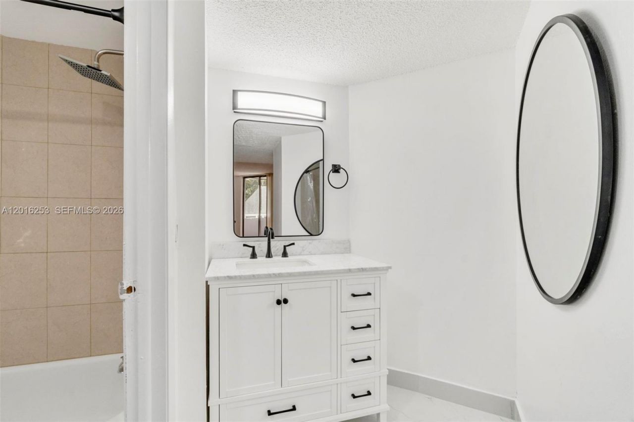 8275 SW 152nd Ave, Unit D-307, Miami, FL 33193 Photo