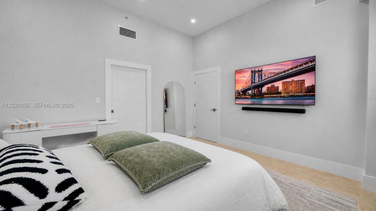 6917 Collins Ave, Unit L-107, Miami Beach, FL 33141 Photo