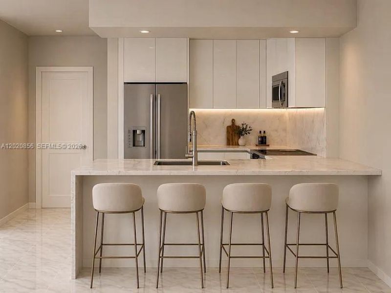6917 Collins Ave , Unit L-107, Miami Beach, FL 33141 Photo