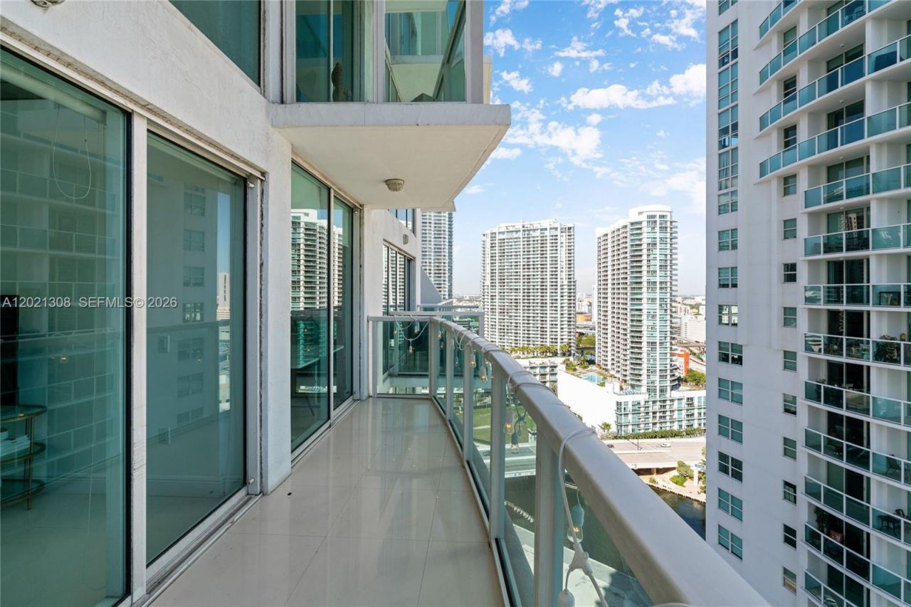 41 SE 5th St, Unit 1609, Miami, FL 33131 Photo