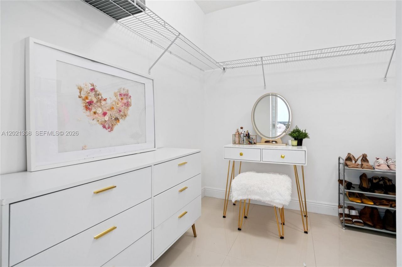 41 SE 5th St, Unit 1609, Miami, FL 33131 Photo