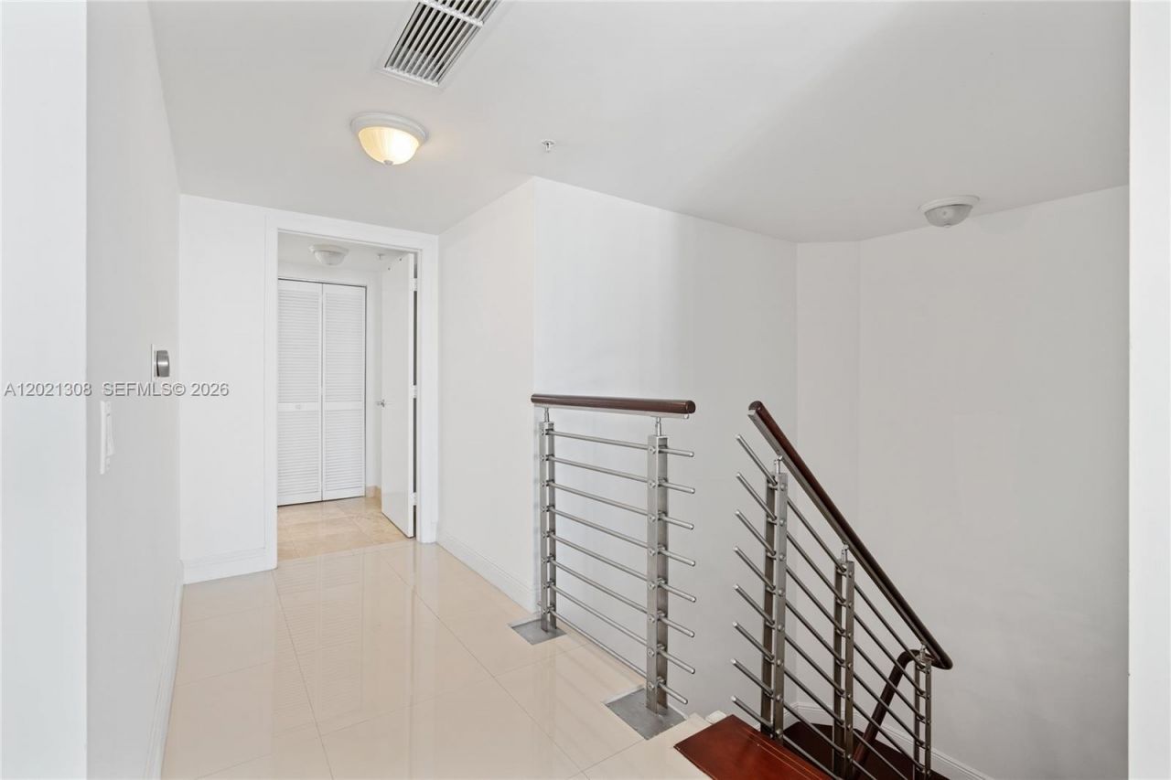 41 SE 5th St, Unit 1609, Miami, FL 33131 Photo