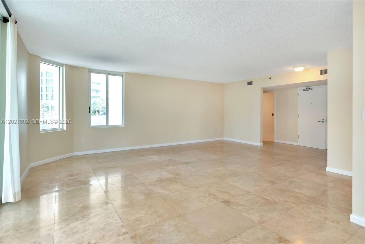 5900 Collins Ave , Unit 408, Miami Beach, FL 33140 Photo