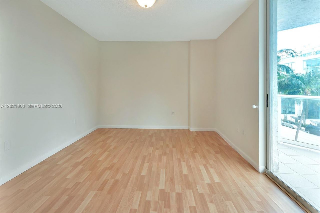 5900 Collins Ave , Unit 408, Miami Beach, FL 33140 Photo
