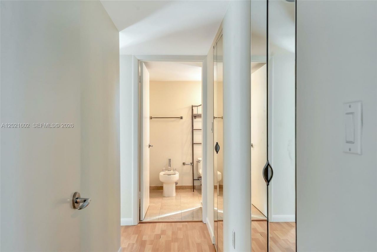 5900 Collins Ave , Unit 408, Miami Beach, FL 33140 Photo