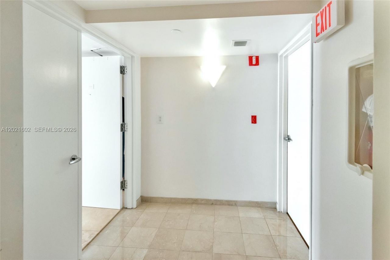 5900 Collins Ave , Unit 408, Miami Beach, FL 33140 Photo