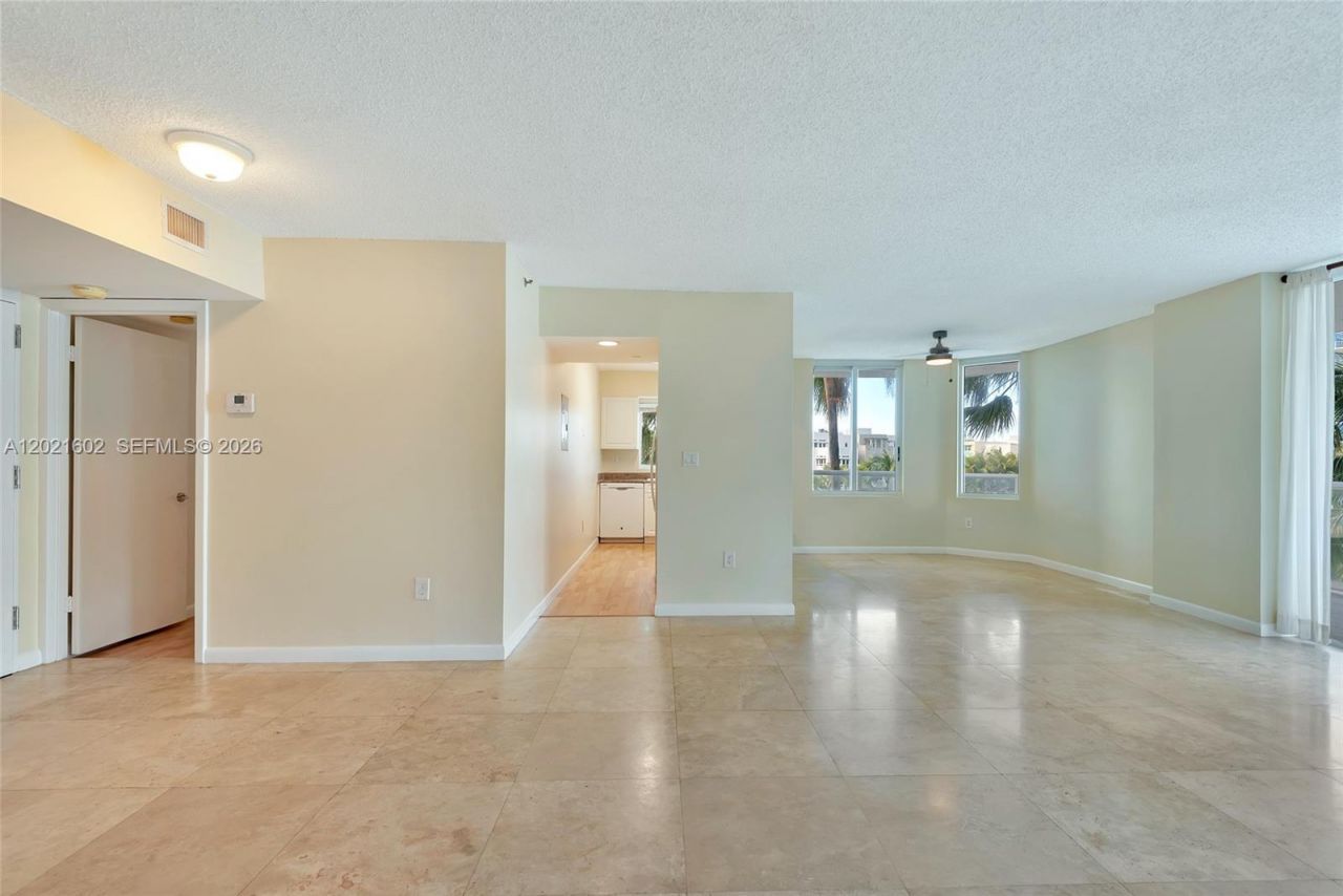 5900 Collins Ave , Unit 408, Miami Beach, FL 33140 Photo