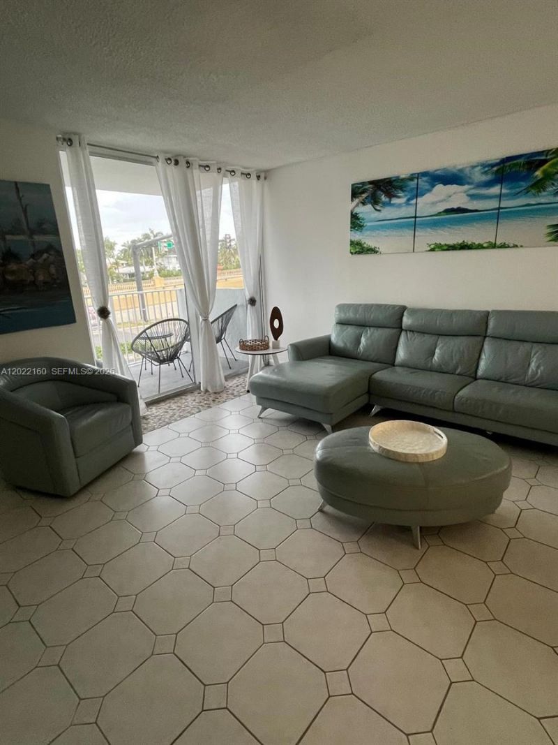 211 S Ocean Dr, Unit 204, Hollywood, FL 33019 Photo