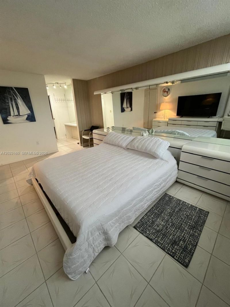 211 S Ocean Dr, Unit 204, Hollywood, FL 33019 Photo