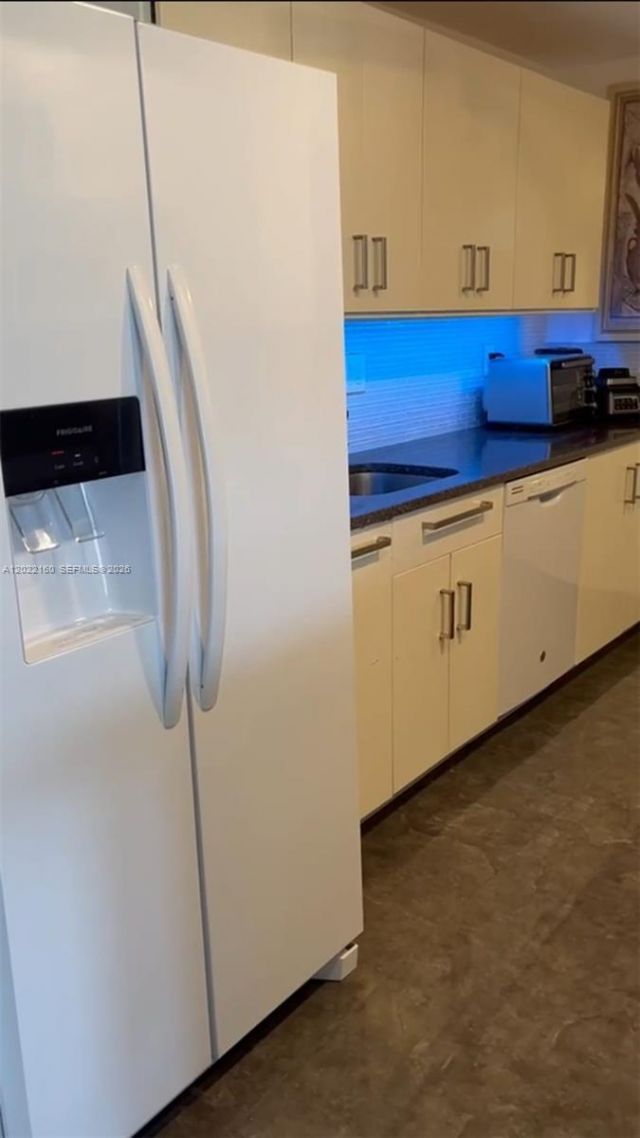 211 S Ocean Dr , Unit 204, Hollywood, FL 33019 Photo