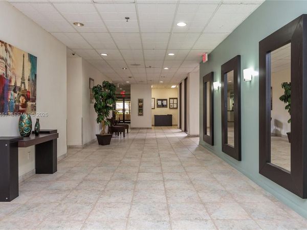 900 NE 195th St , Unit 618, Miami, FL 33179