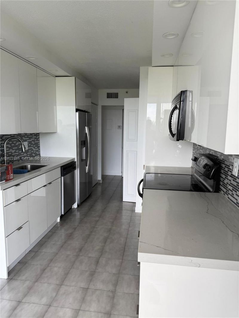 900 NE 195th St , Unit 618, Miami, FL 33179 Photo