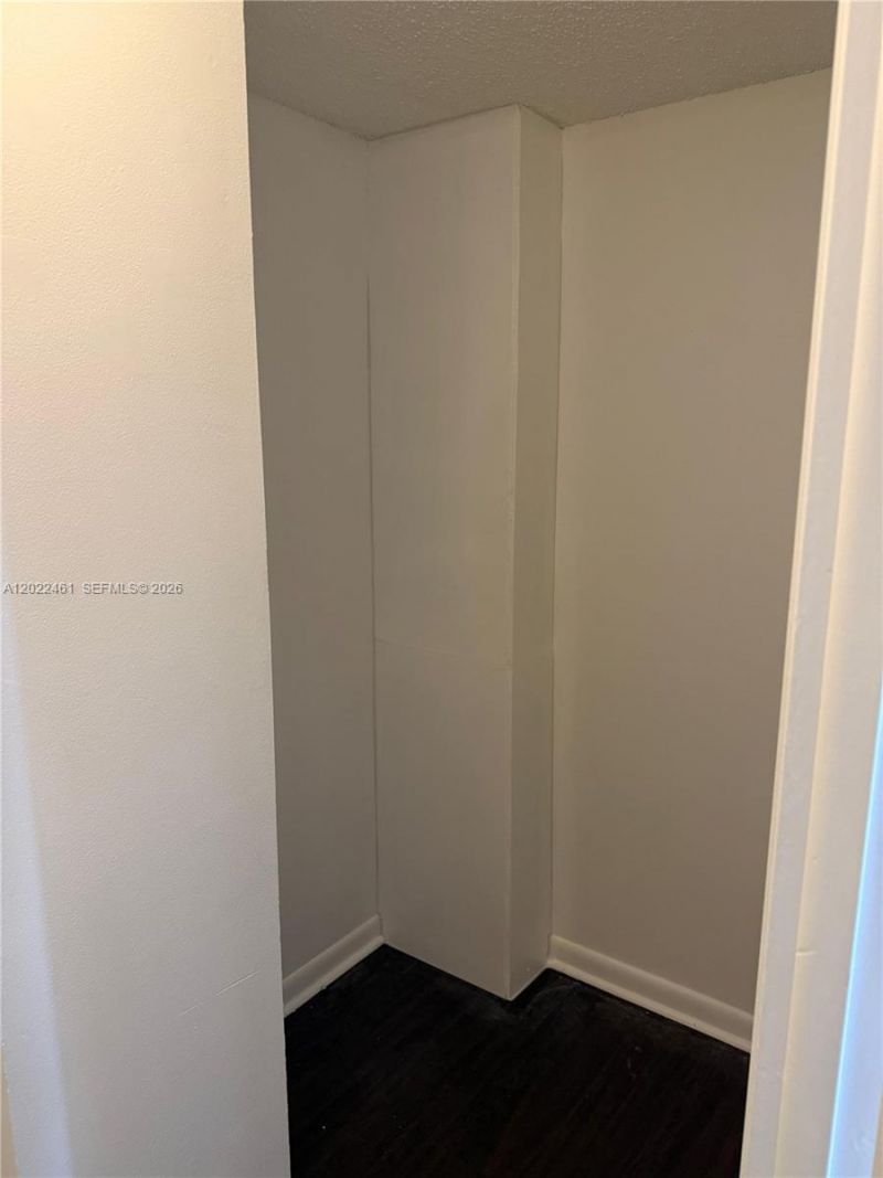 900 NE 195th St , Unit 618, Miami, FL 33179 Photo