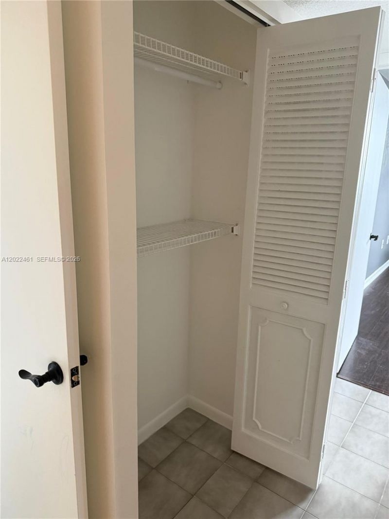 900 NE 195th St , Unit 618, Miami, FL 33179 Photo