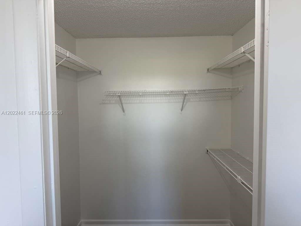 900 NE 195th St , Unit 618, Miami, FL 33179 Photo