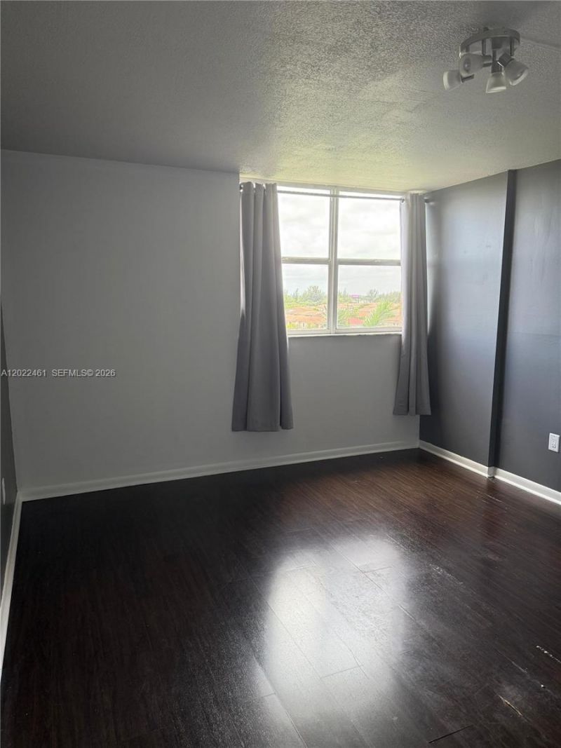900 NE 195th St , Unit 618, Miami, FL 33179 Photo