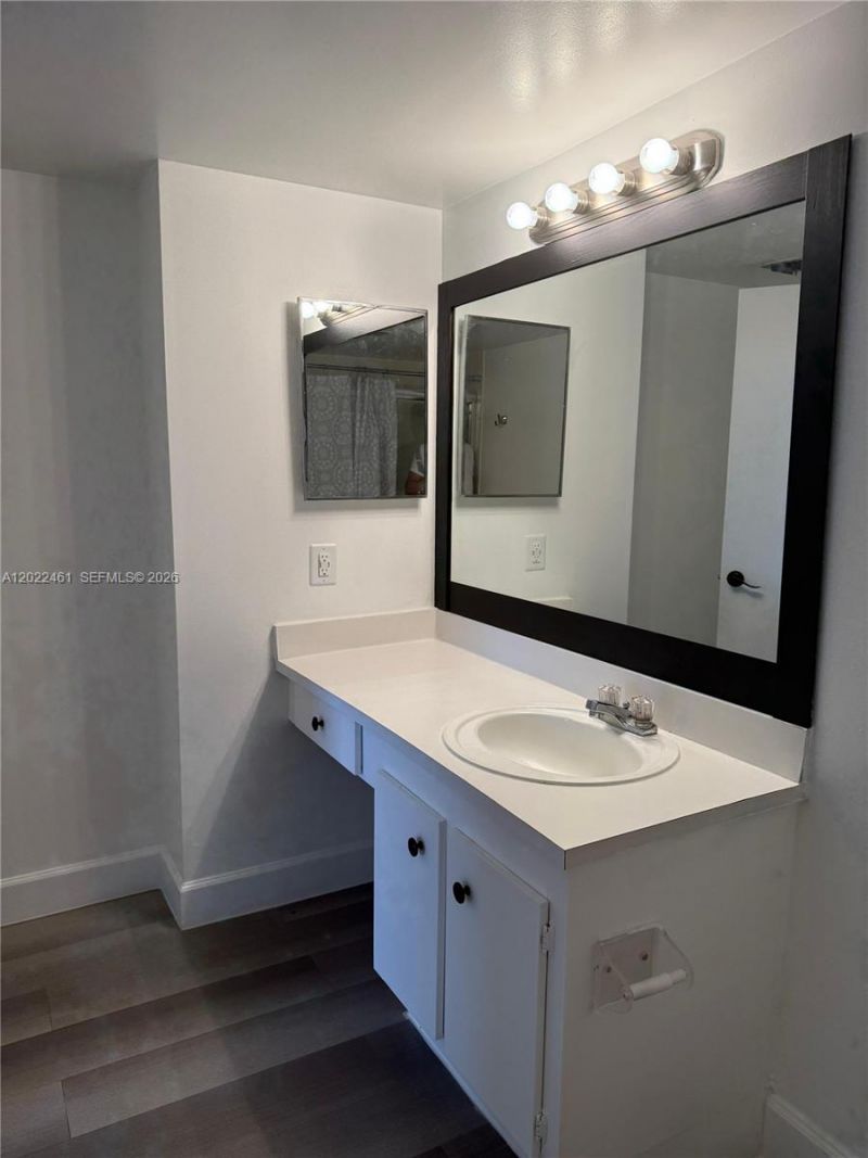 900 NE 195th St , Unit 618, Miami, FL 33179 Photo