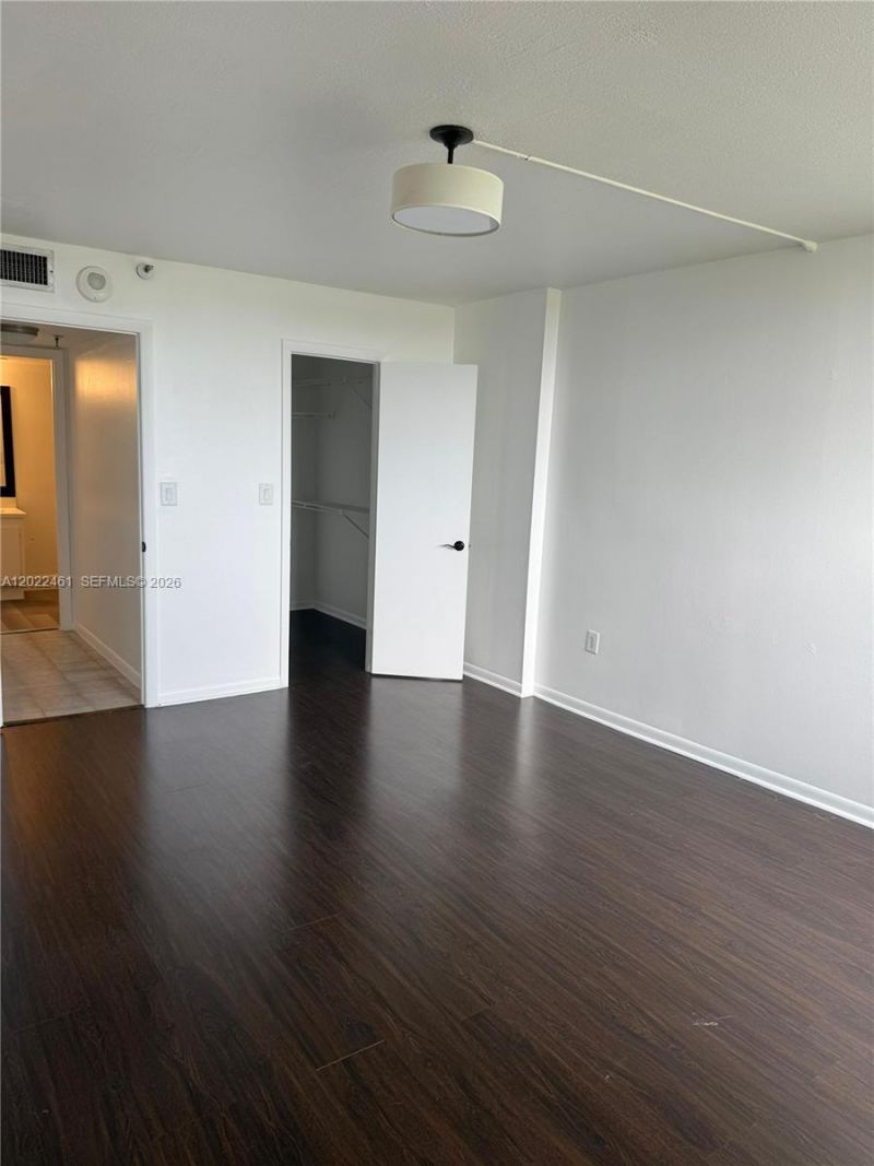 900 NE 195th St , Unit 618, Miami, FL 33179 Photo