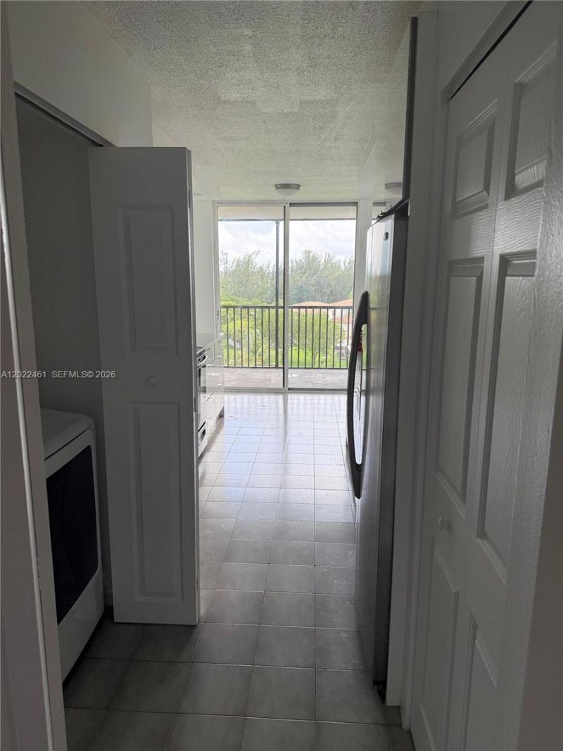 900 NE 195th St , Unit 618, Miami, FL 33179 Photo