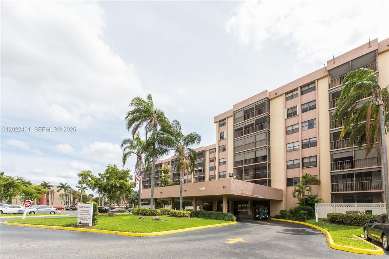 900 NE 195th St , Unit 618, Miami, FL 33179 Photo