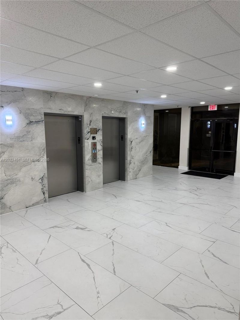 900 NE 195th St , Unit 618, Miami, FL 33179 Photo