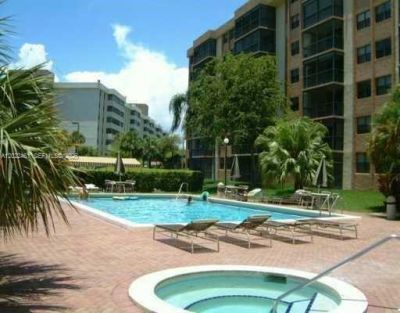 900 NE 195th St , Unit 618, Miami, FL 33179 Photo