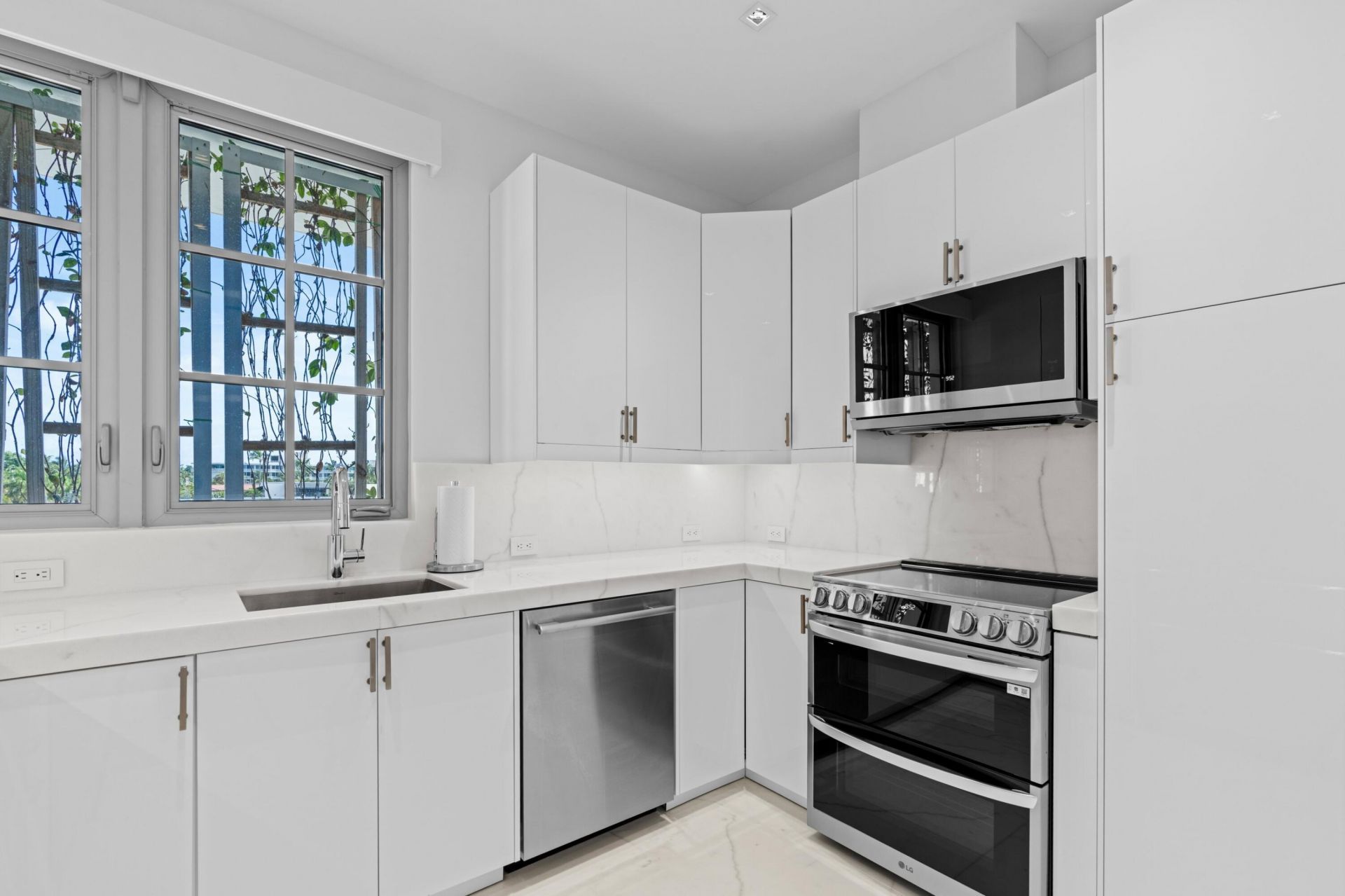 247 Worth Avenue, Unit Penthouse, Palm Beach, FL 33480 Photo