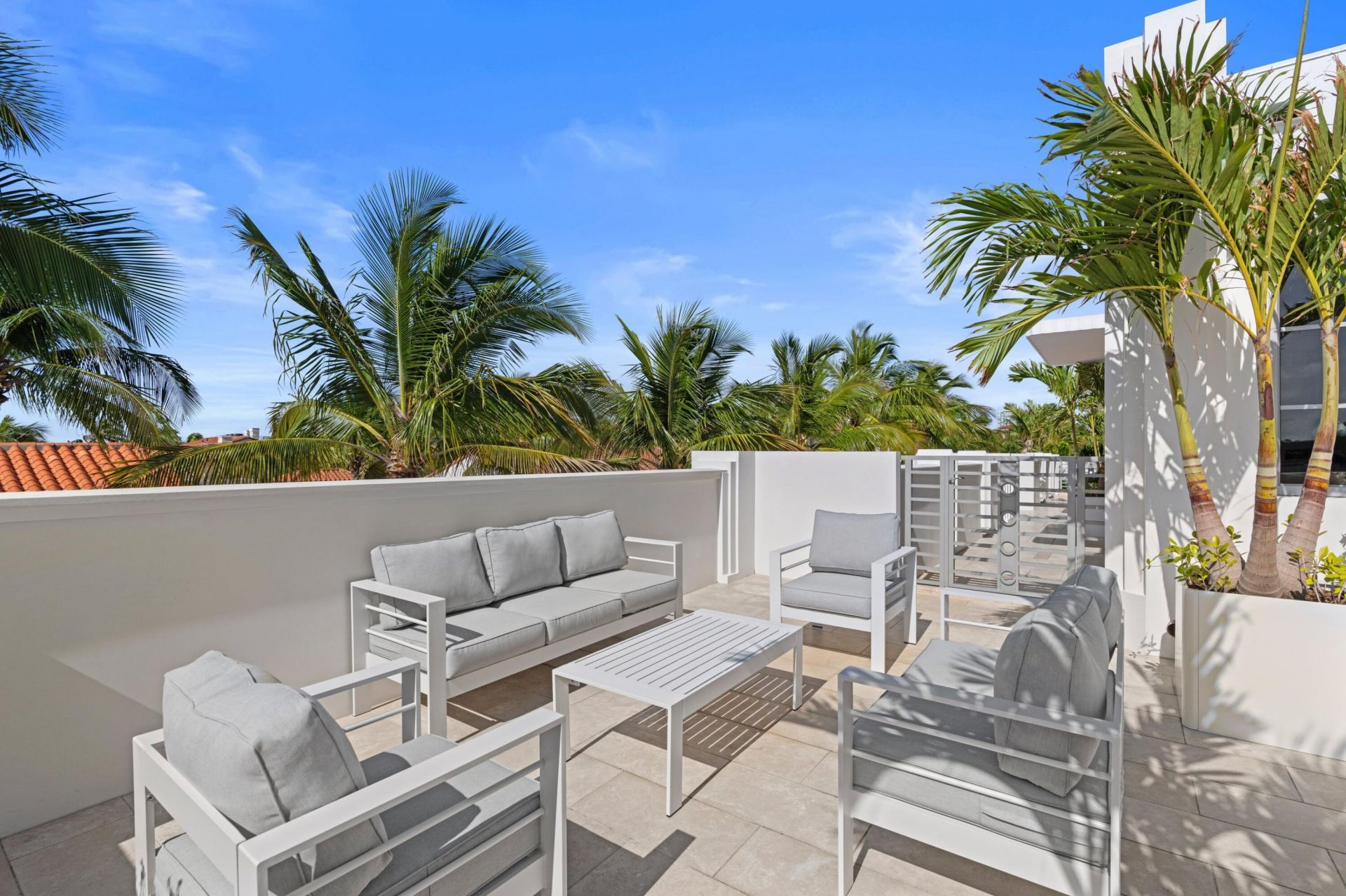 247 Worth Avenue, Unit Penthouse, Palm Beach, FL 33480 Photo